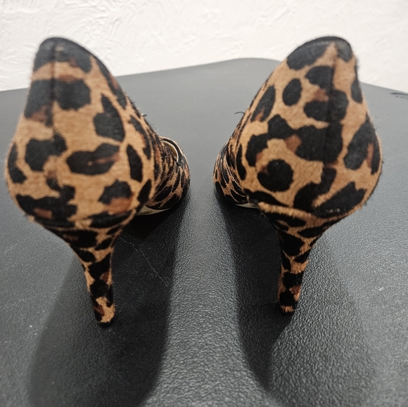 Shoes - Picture 2 of 4